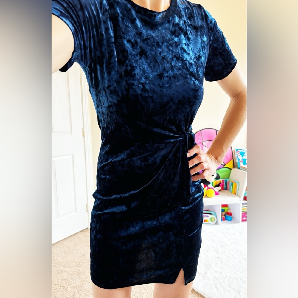 NWT Sage The Label Navy Crushed Velvet Dress - Picture 6 of 9